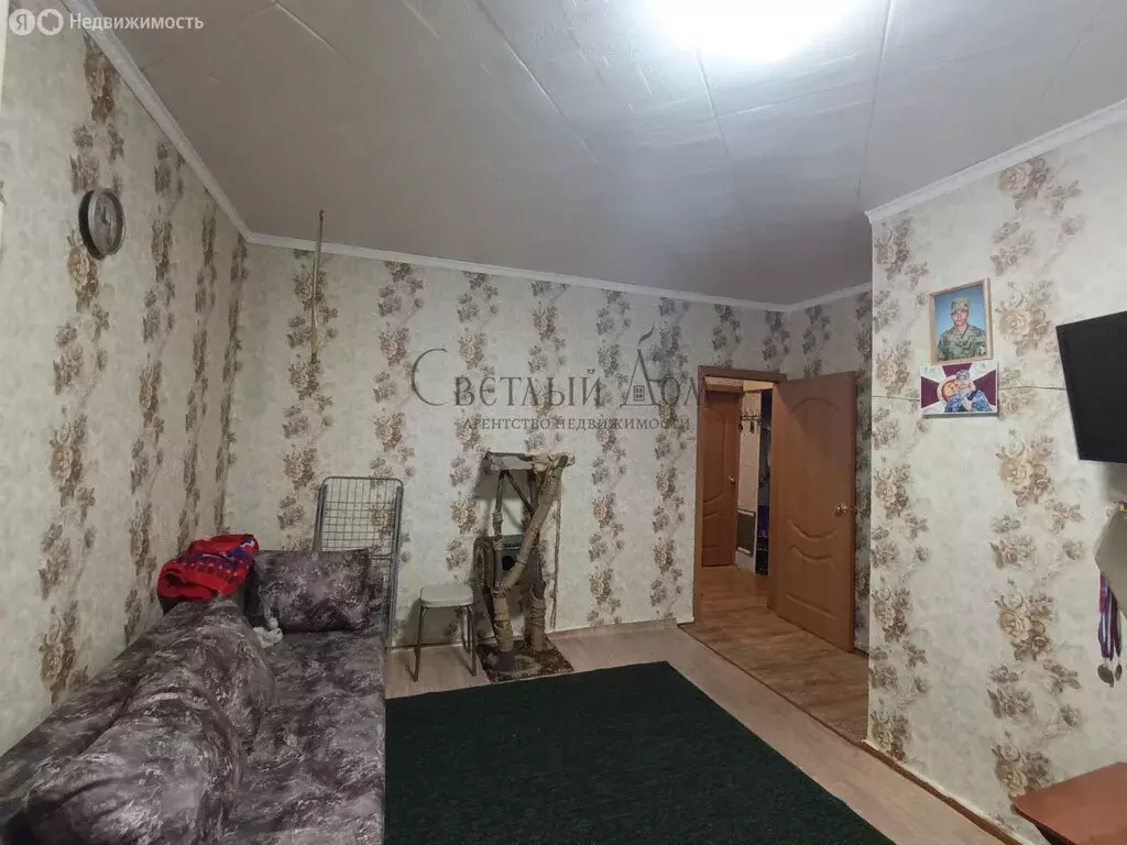 3-комнатная квартира: Чернушка, улица Мамина-Сибиряка, 6А (62.3 м) - Фото 1