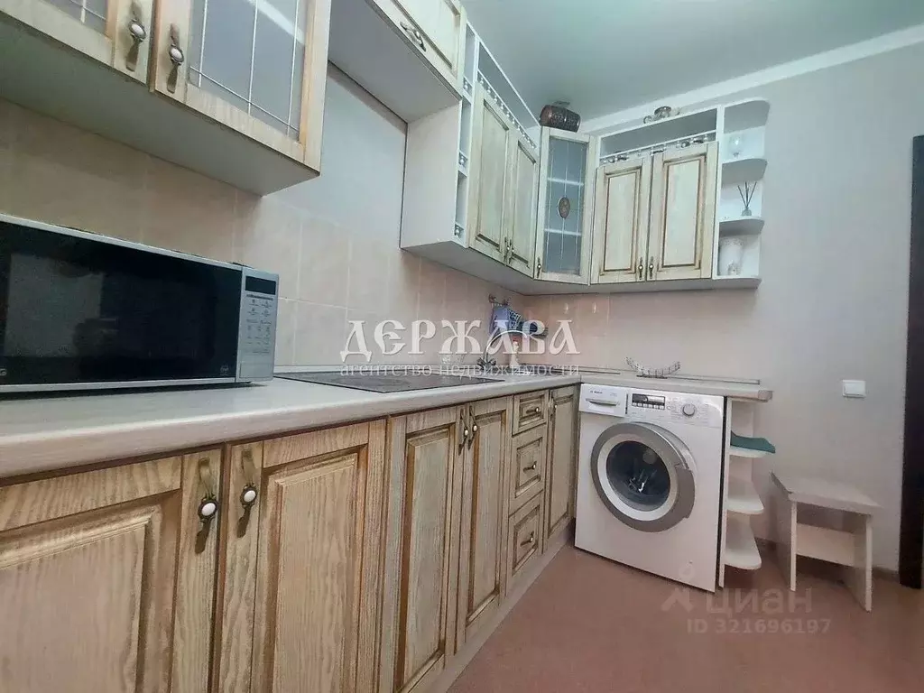 1-к кв. Белгородская область, Старый Оскол Дубрава мкр, 3 кв-л, 38 ... - Фото 0
