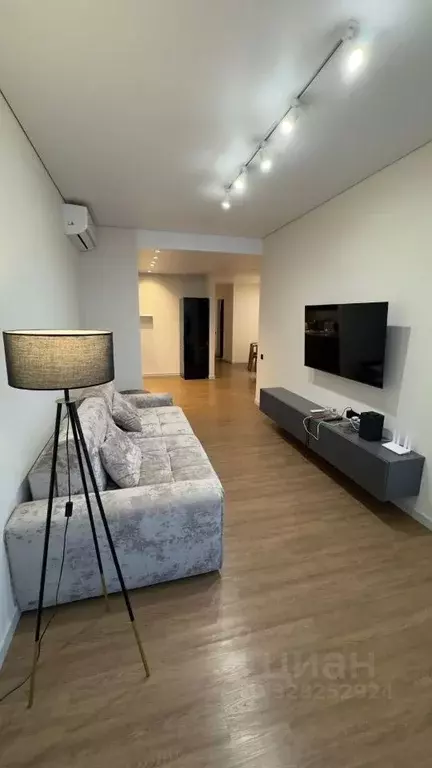 2-к кв. Приморский край, Владивосток Аксаковская ул., 3 (80.0 м) - Фото 1