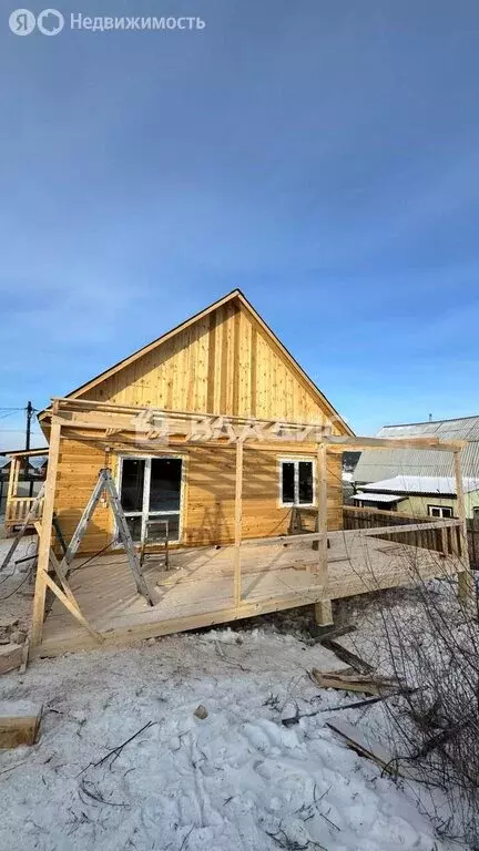 Дом в село Нижний Саянтуй, садовые участки Ромашка (220 м) - Фото 1