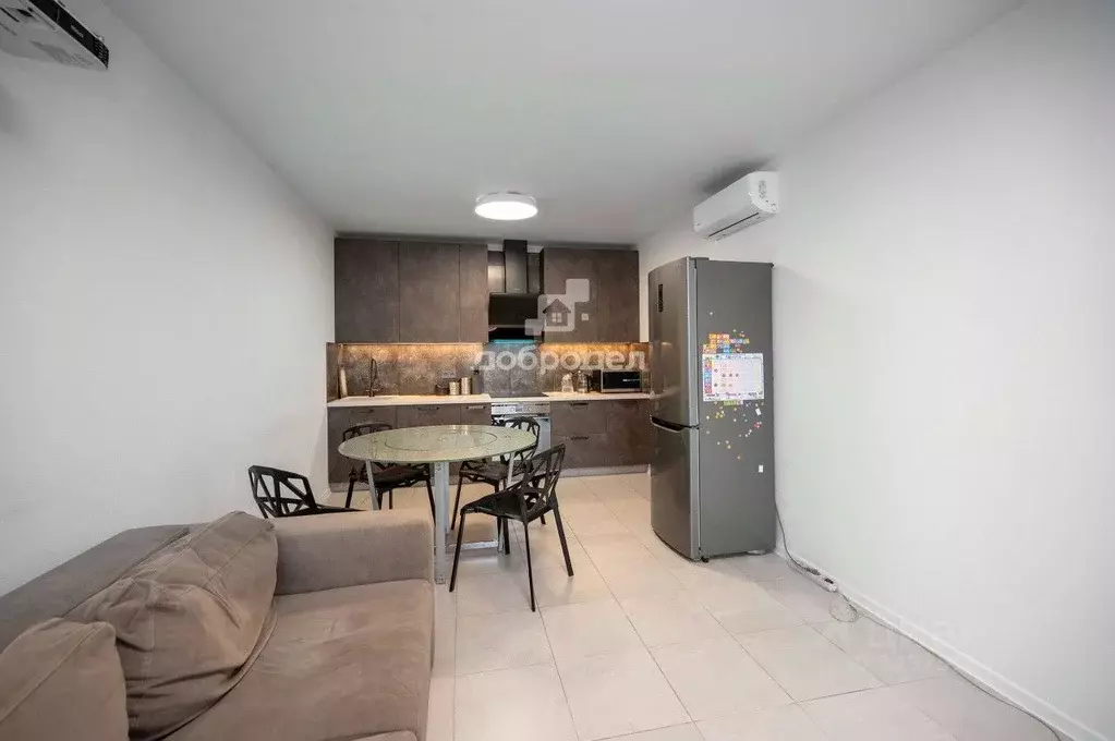 3-к кв. Свердловская область, Екатеринбург пер. Полимерный, 9 (88.4 м) - Фото 2