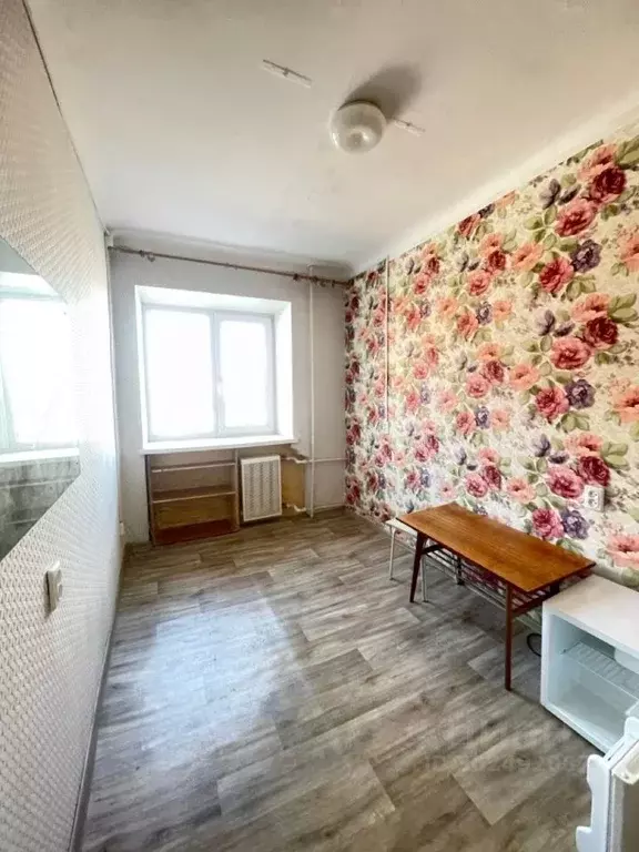 Комната Омская область, Омск Октябрьская ул., 120А (8.6 м) - Фото 1