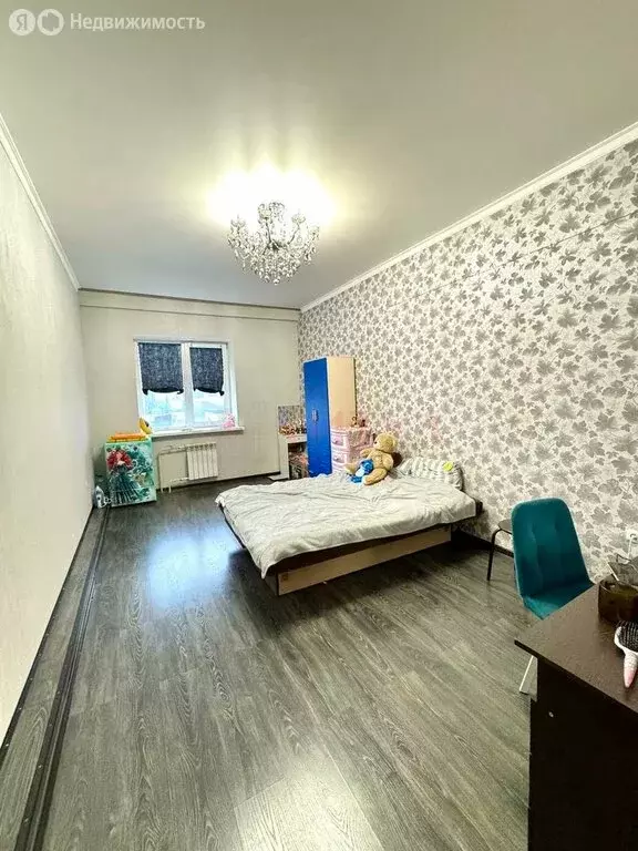 3-комнатная квартира: Старый Оскол, микрорайон Будённого, 16 (93 м) - Фото 1