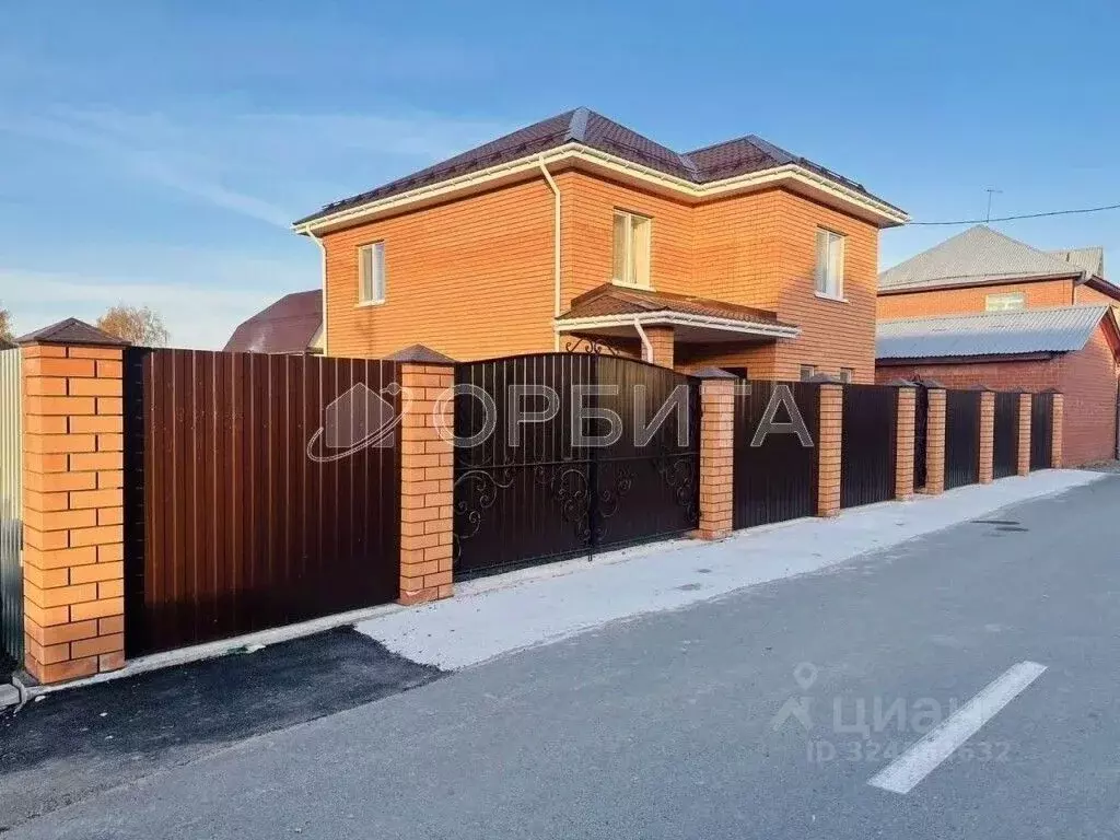 Дом в Тюменская область, Тюмень Нефтяников мкр, ул. Перова (137 м) - Фото 1