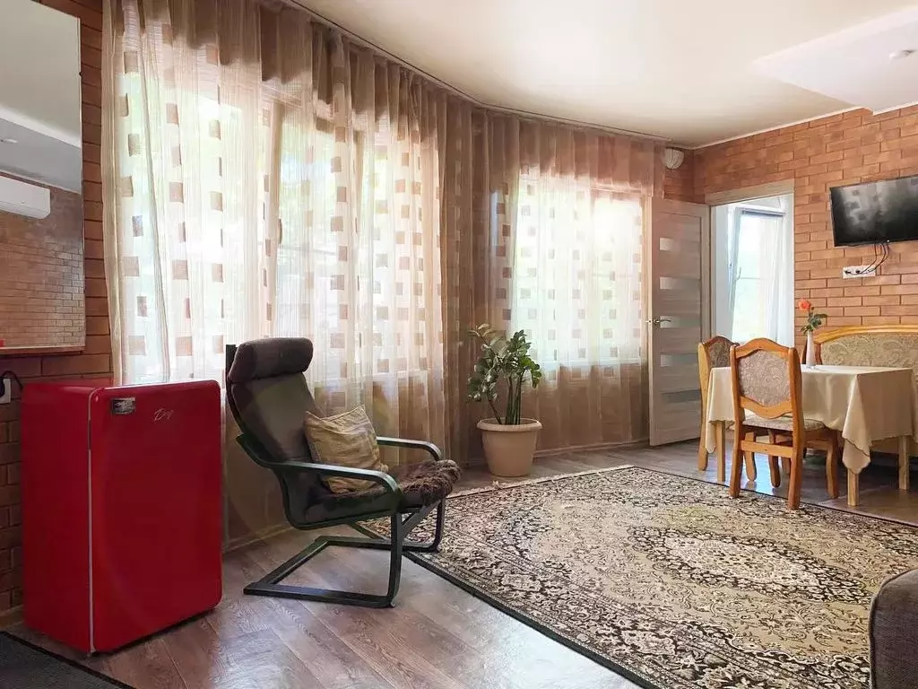 2-к кв. Ростовская область, Шахты пер. Чичерина, 37 (36.0 м) - Фото 1