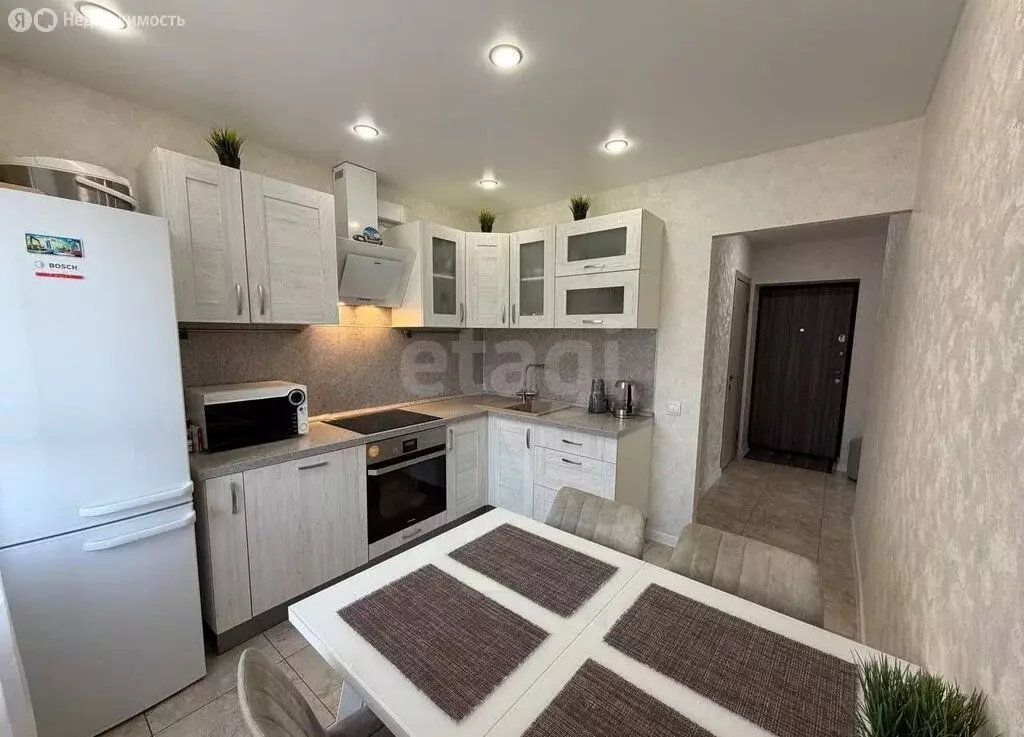 2-комнатная квартира: Киров, Социалистическая улица, 7 (53.6 м) - Фото 2