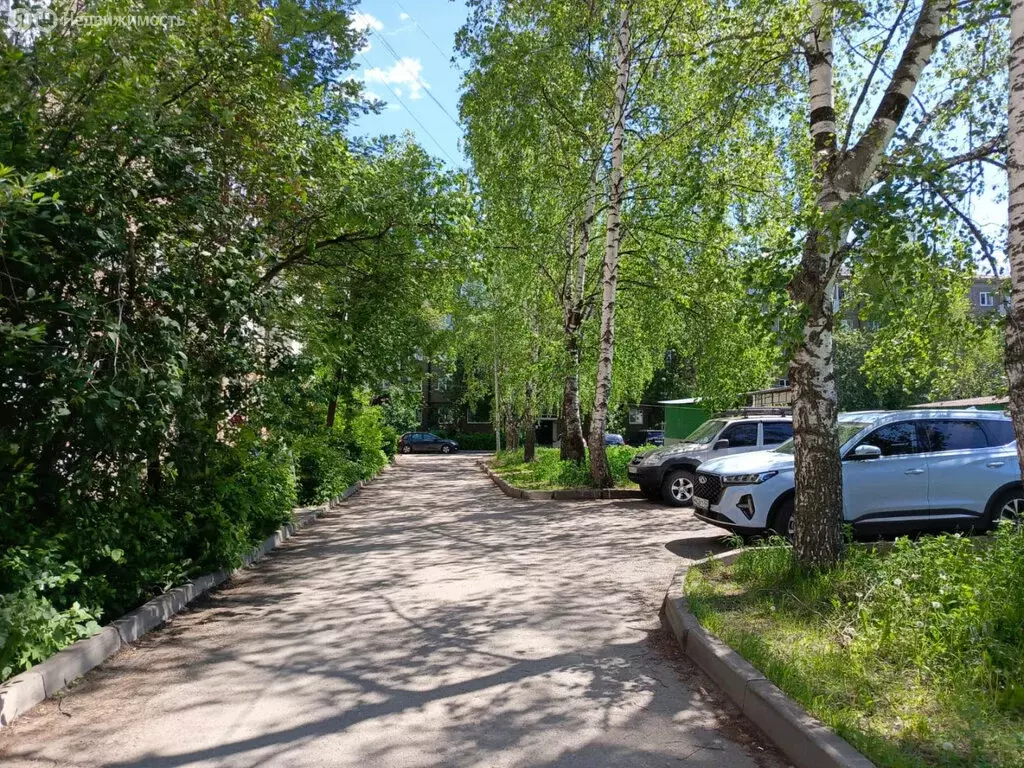 3-комнатная квартира: Уфа, Нежинская улица, 10 (57.9 м) - Фото 1