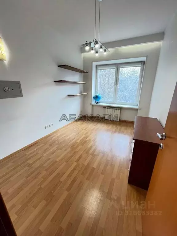 4-к кв. Красноярский край, Красноярск ул. Карла Маркса, 39 (184.0 м) - Фото 1