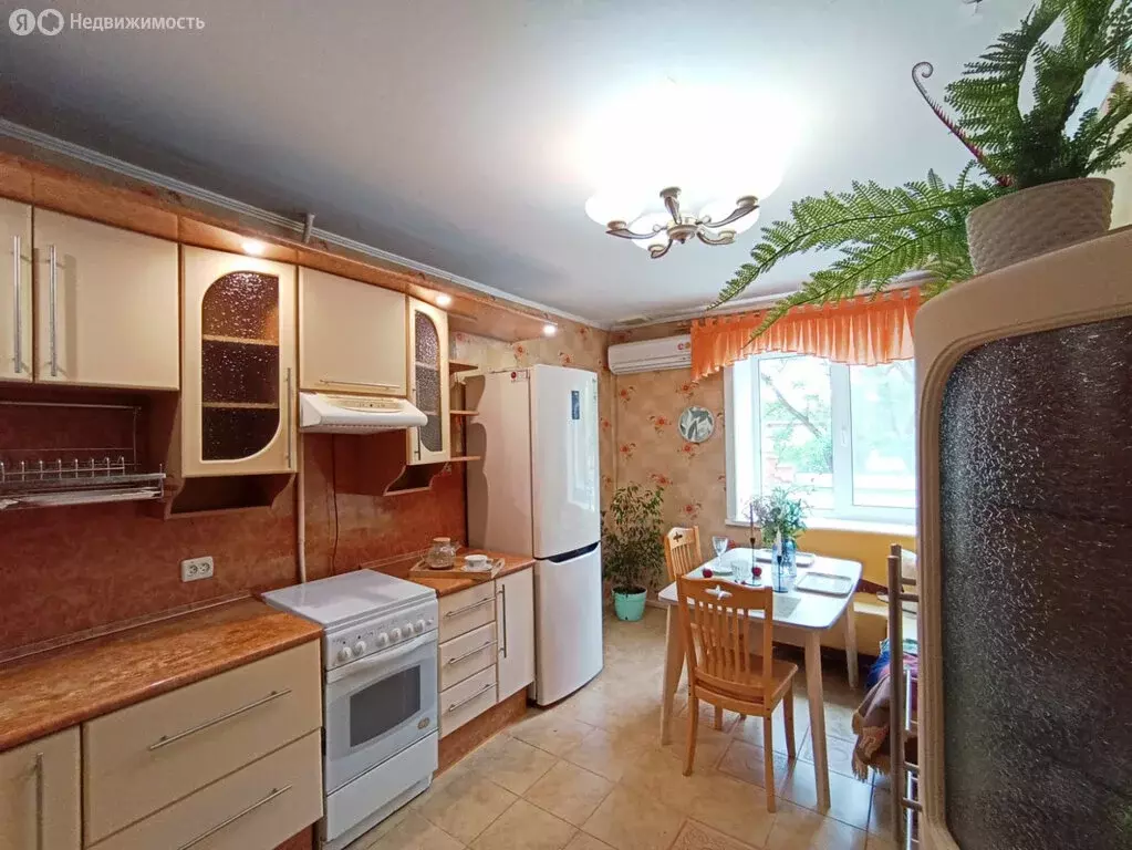 4-комнатная квартира: Благовещенск, улица Ленина, 12 (74 м) - Фото 0