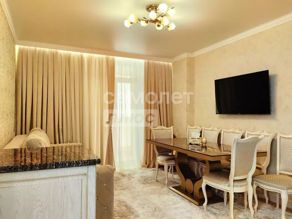 2-к кв. Ханты-Мансийский АО, Сургут ул. Ивана Захарова, 17 (64.15 м) - Фото 1