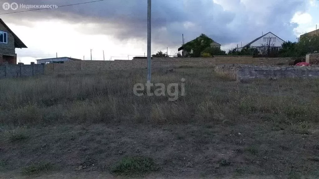 Участок в посёлок городского типа Черноморское, Крымская улица (8 м) - Фото 0