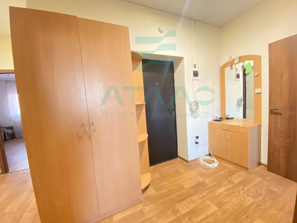 3-к кв. Крым, Симферопольский район, Гвардейское пгт ул. Острякова, 32 ... - Фото 1