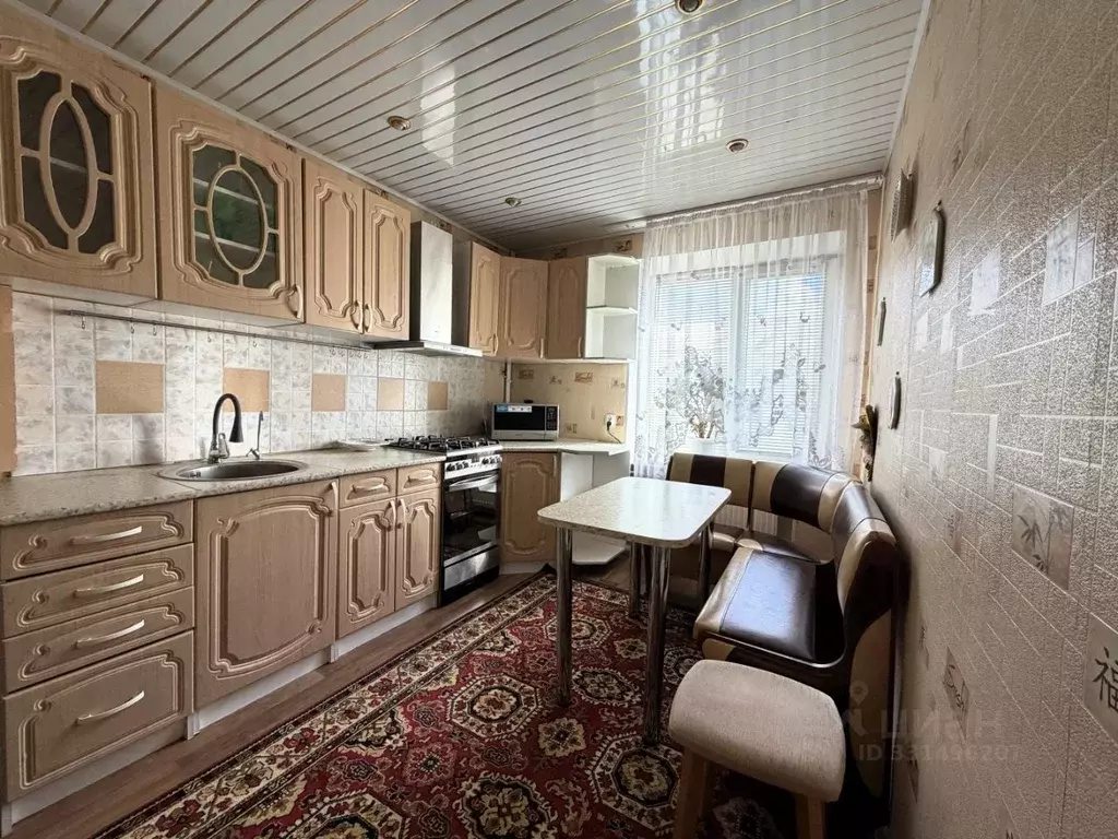 2-к кв. Псковская область, Струги Красные рп ул. Виноградова, 18А ... - Фото 1