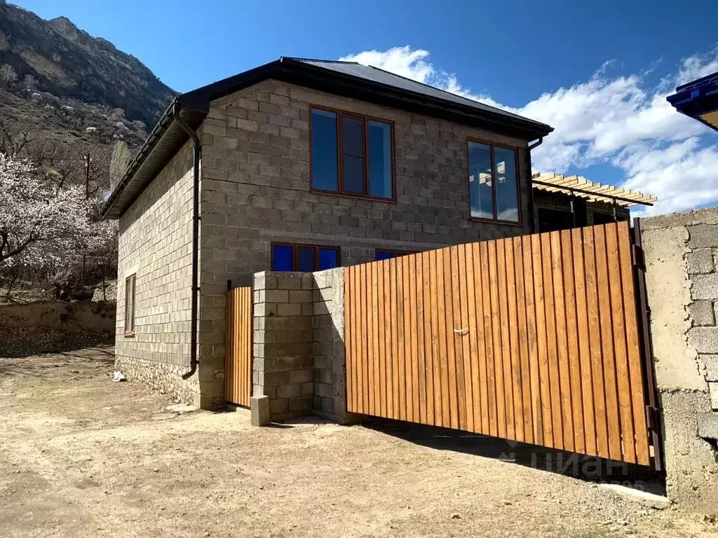 Дом в Дагестан, Гунибский район, Хиндах с/пос, с. Хиндах ул. ... - Фото 1