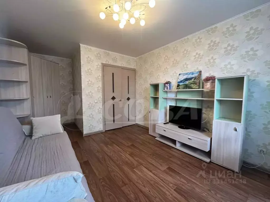 1-к кв. Тюменская область, Тюмень ул. Коммунаров, 19 (35.0 м) - Фото 1
