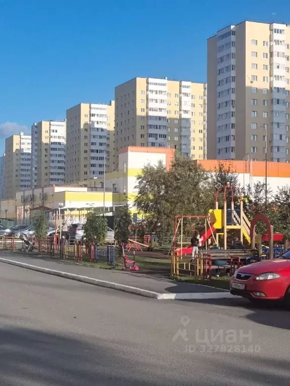 3-к кв. Тюменская область, Тобольск 15-й мкр, 14 (82.0 м) - Фото 2