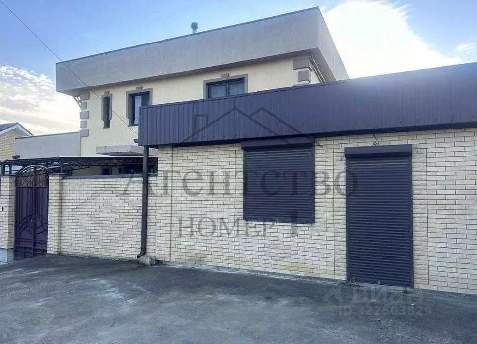 Дом в Краснодарский край, Новороссийск пер. 4-й Подгорный, 17 (250 м) - Фото 1