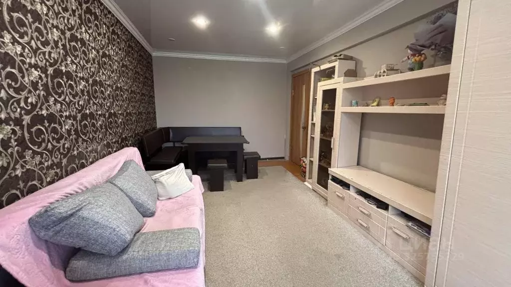 3-к кв. Калужская область, Малоярославецкий муниципальный округ, с. ... - Фото 1