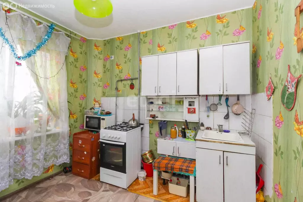 3-комнатная квартира: Омск, улица 70 лет Октября, 14 (62.9 м) - Фото 1