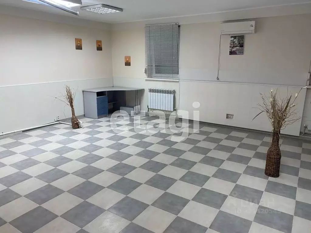 Помещение свободного назначения в Крым, Симферополь ул. Камская (259 ... - Фото 1