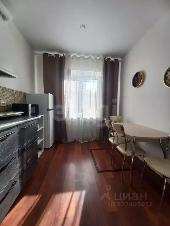 3-к кв. Амурская область, Благовещенск Красноармейская ул., 132 (84.3 ... - Фото 1