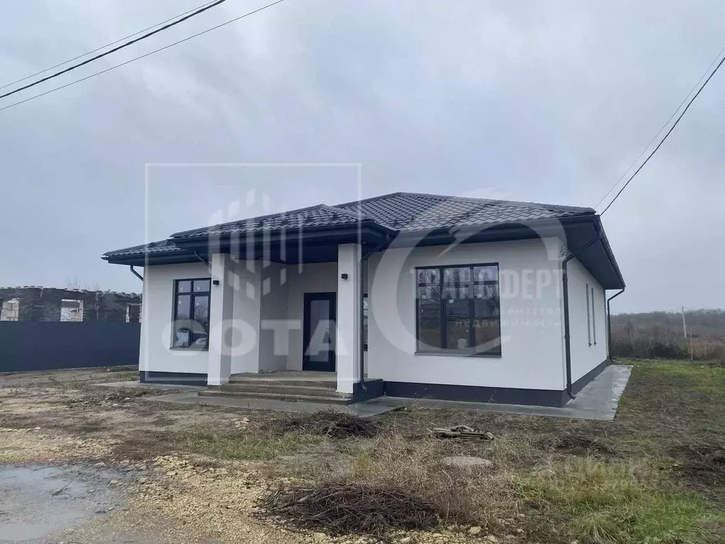 Дом в Воронежская область, Рамонский район, с. Новоживотинное  (174 м) - Фото 1