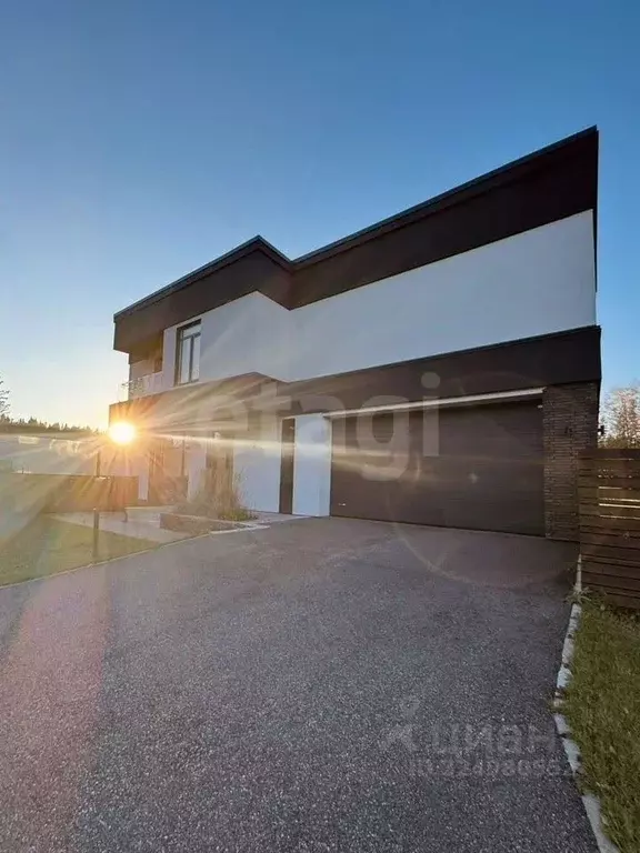 Дом в Томская область, Томск пос. Заварзино, Зеркальная ул. (266 м) - Фото 2