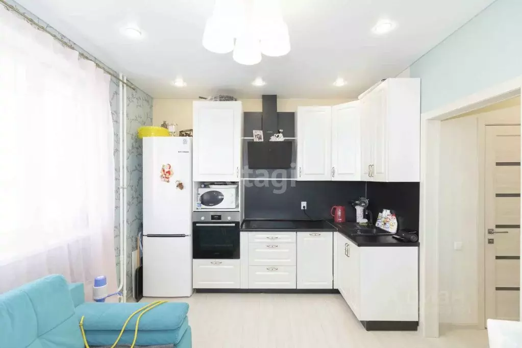 2-к кв. Тюменская область, Тюмень ул. Фармана Салманова, 4 (50.1 м) - Фото 1