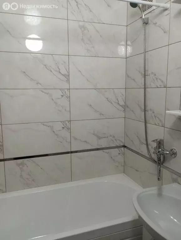 3-комнатная квартира: Керчь, улица Кирова, 111 (72 м) - Фото 2