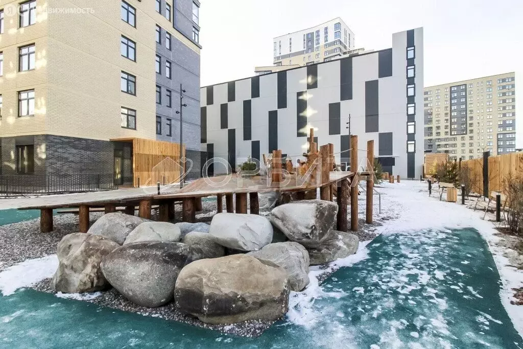 3-комнатная квартира: Тюмень, улица Ю.-Р.Г. Эрвье, 38 (85.4 м) - Фото 1