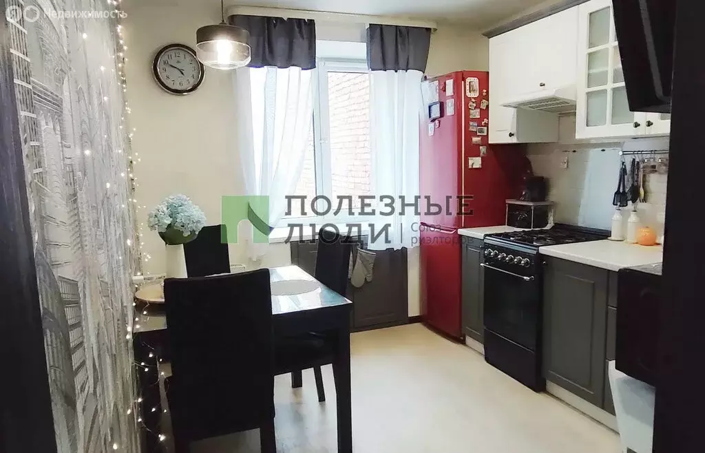 3-комнатная квартира: Зеленодольск, Столичная улица, 43 (63 м) - Фото 0