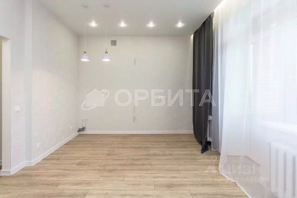 1-к кв. Тюменская область, Тюмень ул. Чернышевского, 2Бк11 (36.0 м) - Фото 0