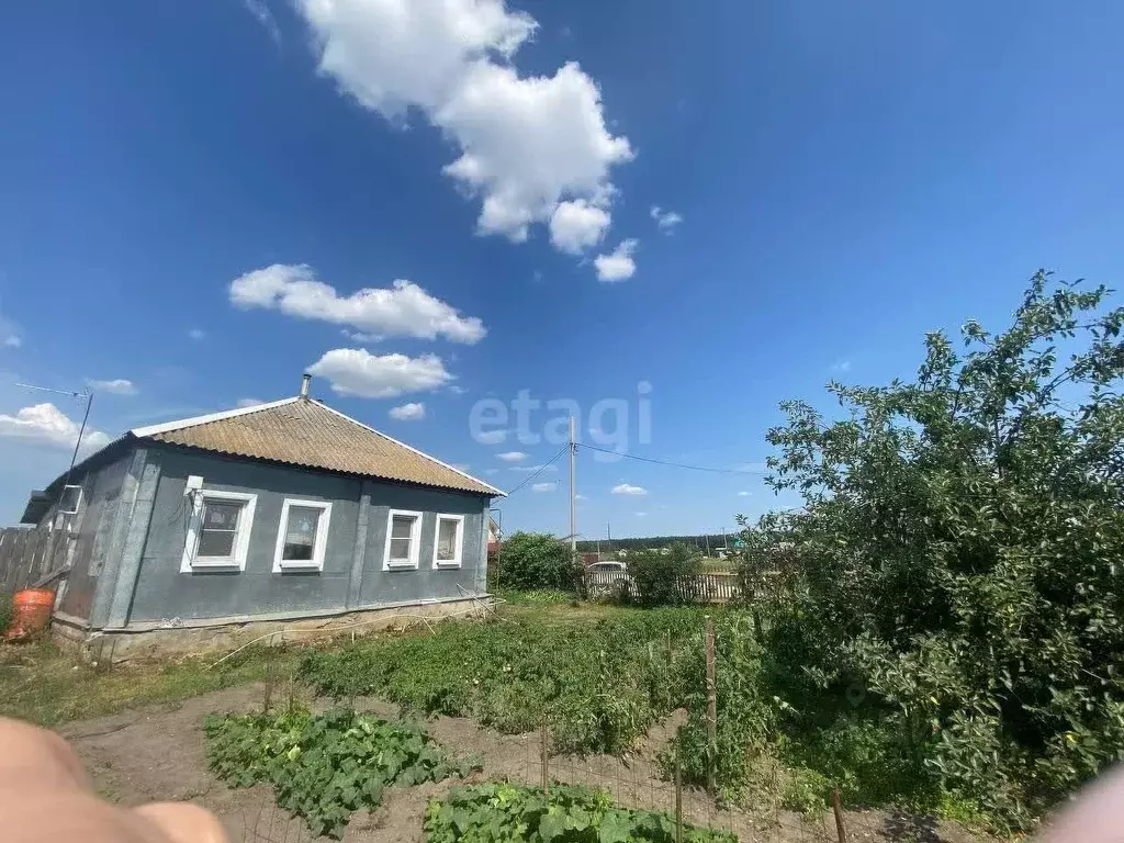 Дом в Белгородская область, Старооскольский городской округ, с. ... - Фото 1