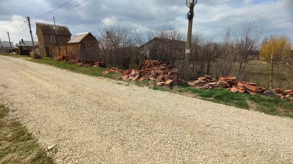 Участок в Крым, Сакский район, с. Лесновка ул. Тополиная (8.5 сот.) - Фото 1
