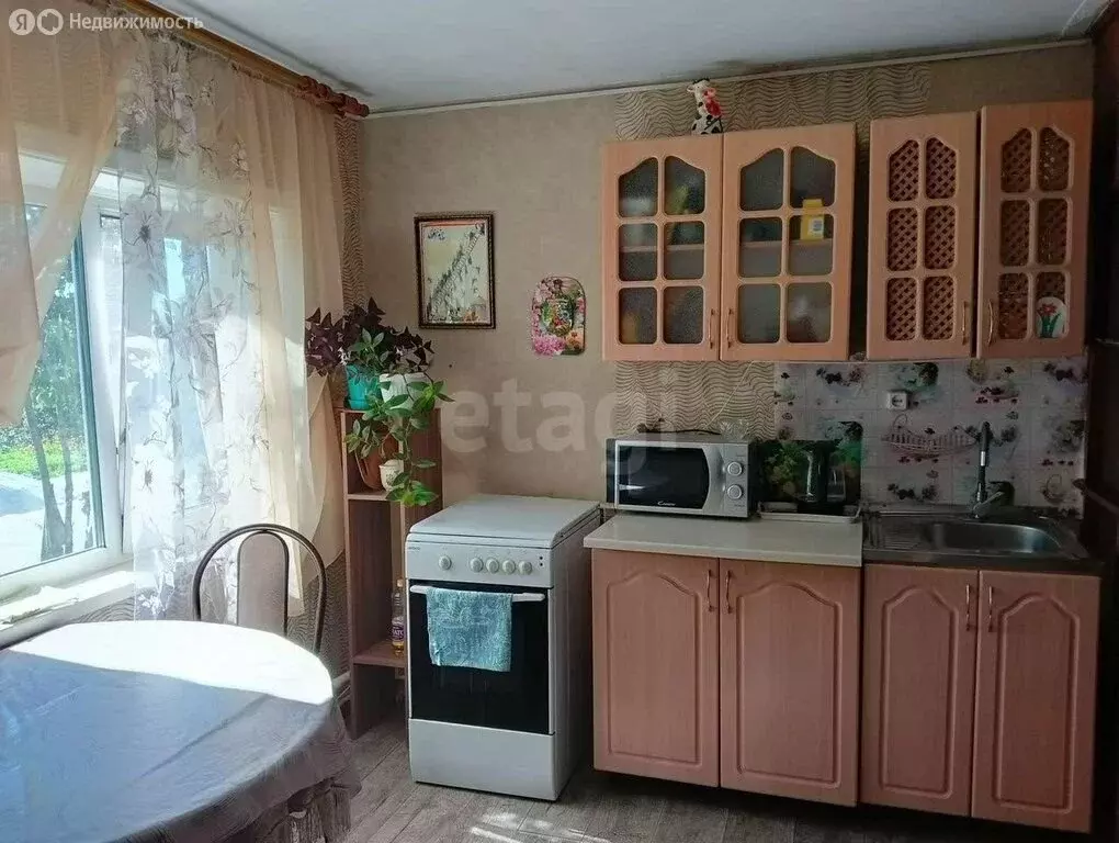 Дом в село Кабанск, Октябрьская улица (96 м) - Фото 1