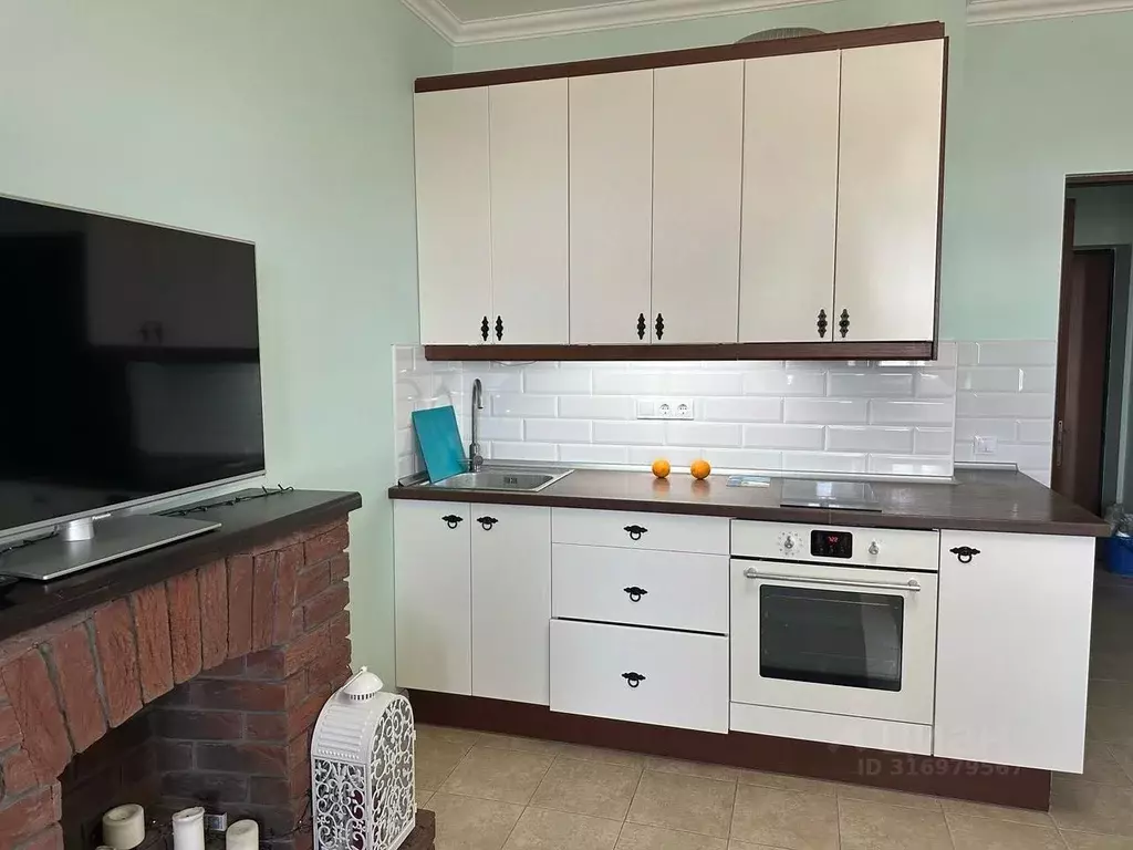 2-к кв. Краснодарский край, Геленджик Советская ул., 77 (53.0 м) - Фото 1