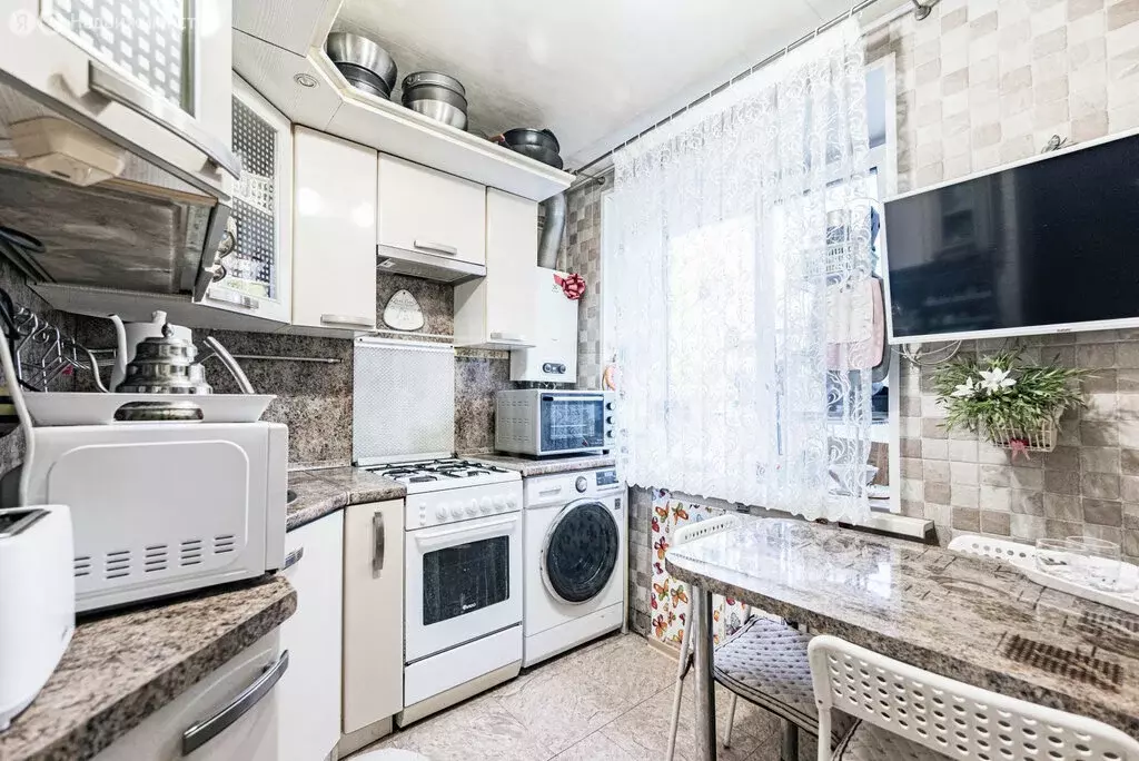 4-комнатная квартира: Белоусово, Калужская улица, 8 (60.8 м) - Фото 2