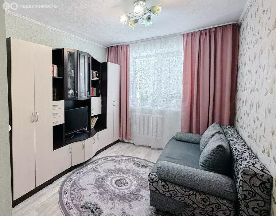 2-комнатная квартира: Киров, Октябрьский район, улица Орджоникидзе, 10 ... - Фото 1