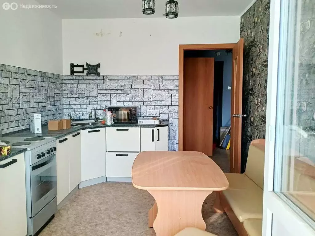 1-комнатная квартира: Благовещенск, улица Василенко, 3/6 (40 м) - Фото 0