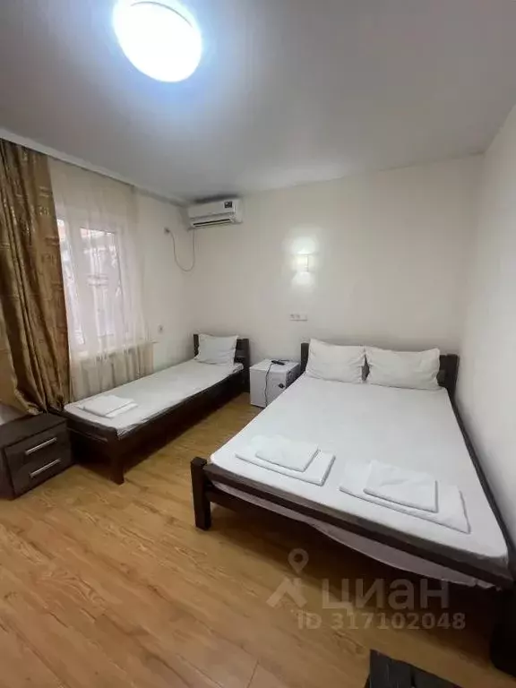 Комната Краснодарский край, Геленджик Десантная ул., 25А - Фото 1