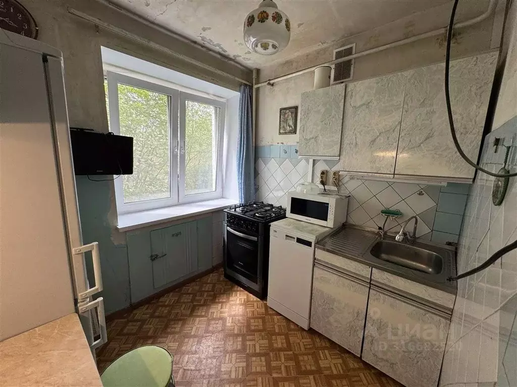 2-к кв. Саратовская область, Саратов Артиллерийская ул., 6 (41.0 м) - Фото 0