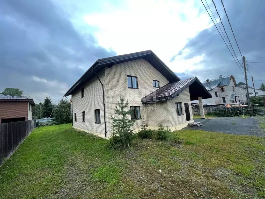 Дом в Карелия, Петрозаводск Муезерская ул., 102 (234 м) - Фото 0