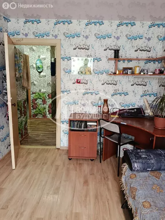 3-комнатная квартира: Глазов, улица 70 лет Октября, 13 (56 м) - Фото 0