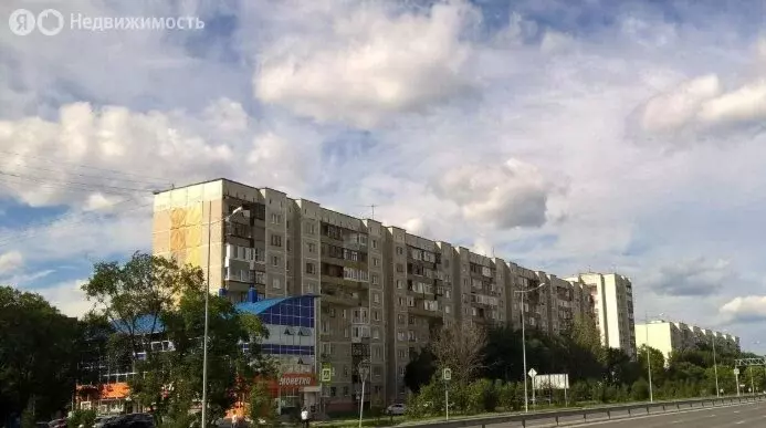 2-комнатная квартира: Тюмень, улица Монтажников, 8 (57.2 м) - Фото 2