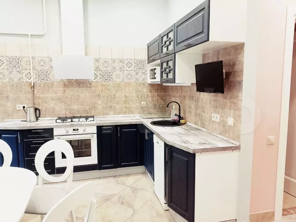 3-к. квартира, 85 м, 2/7 эт. - Фото 0