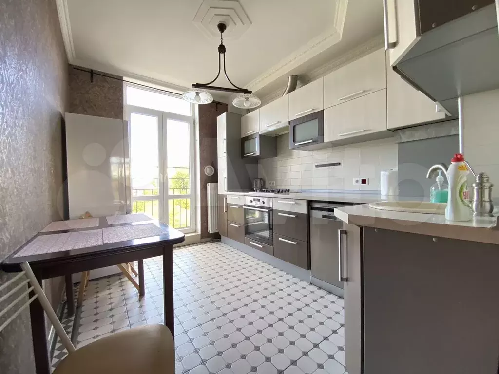2-к. квартира, 70 м, 4/6 эт. - Фото 0