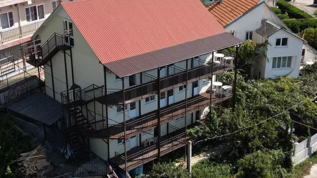 Дом в Краснодарский край, Сочи Сочинское ш., 77/2 (350 м) - Фото 0