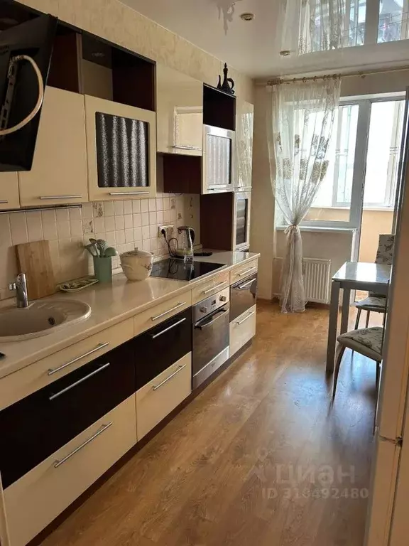 1-к кв. Свердловская область, Екатеринбург ул. Барвинка, 41 (45.0 м) - Фото 0