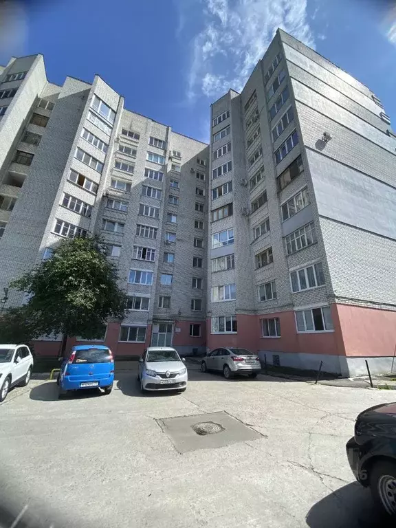 3-к кв. Брянская область, Брянск ул. Вали Сафроновой, 75 (93.0 м) - Фото 0