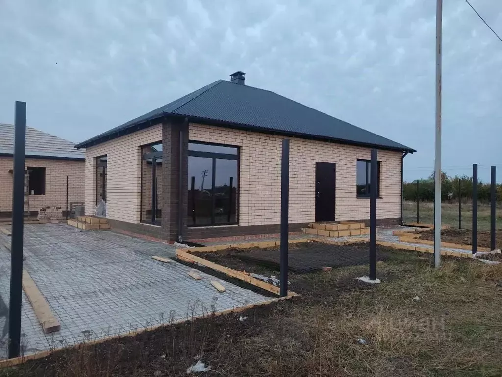 Дом в Краснодарский край, Ейское городское поселение, пос. Широчанка ... - Фото 1